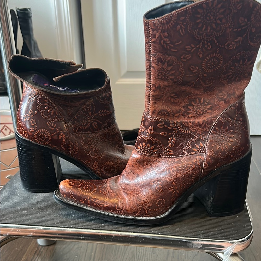C. Luce Brown Heeled Boots with Embossed Leather